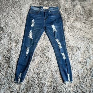 Celebrity Ace Jeans Womens Size 7 Distressed Skinny Raw Hem Whiskered Ankle